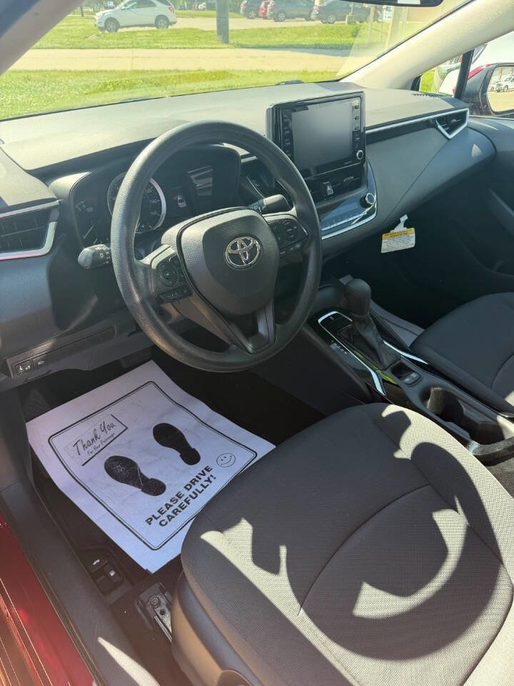Used 2022 Toyota Corolla LE w/ Carpet Mat Package (TMS) FWD image 16