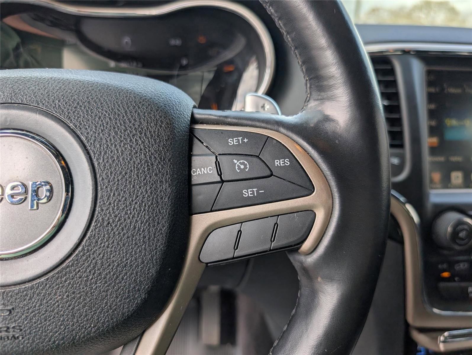 Used 2016 Jeep Grand Cherokee Laredo 75th Anniversary image 24