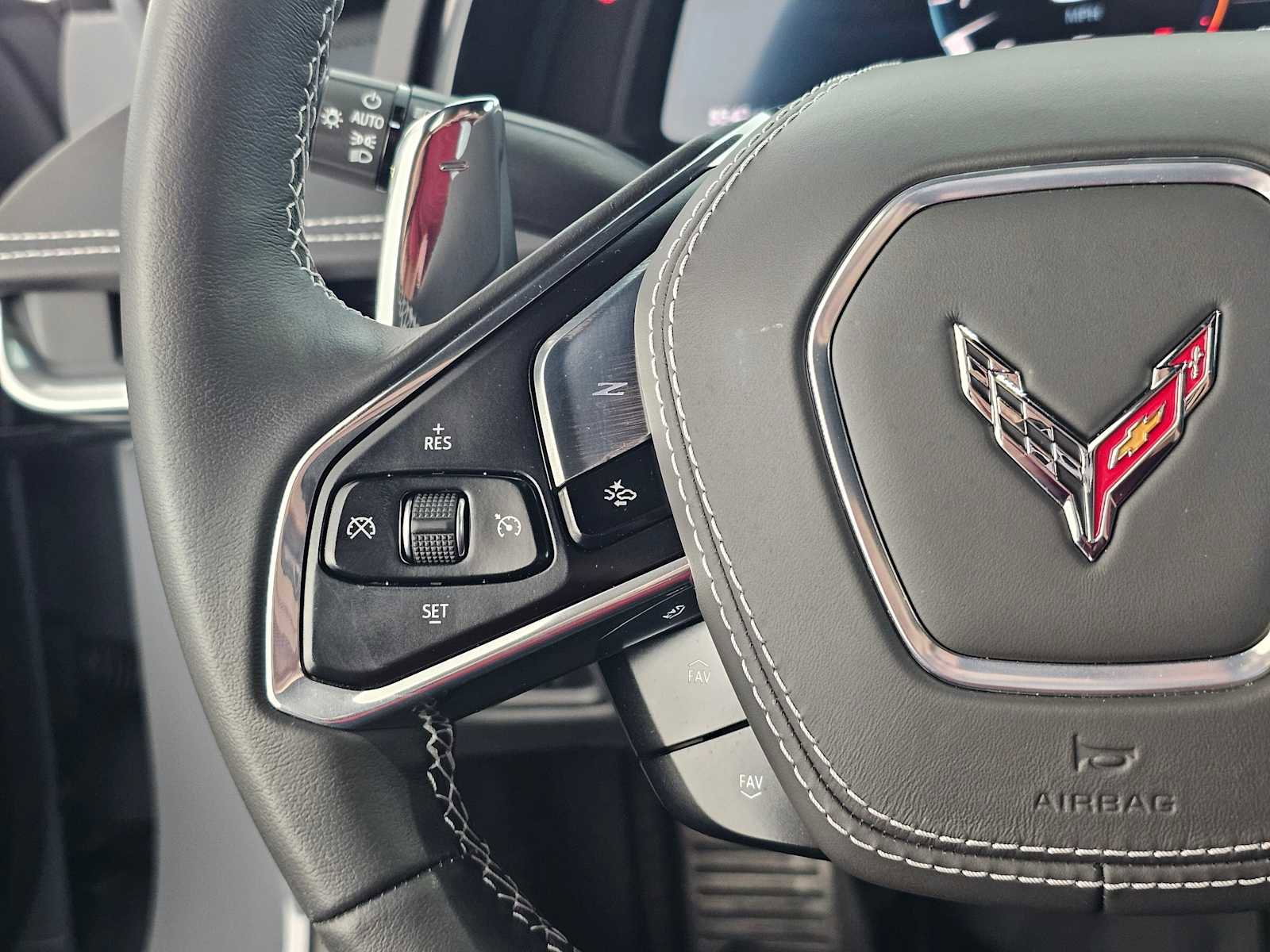 Used 2025 Chevrolet Corvette Stingray Coupe w/ 1LT RWD image 24