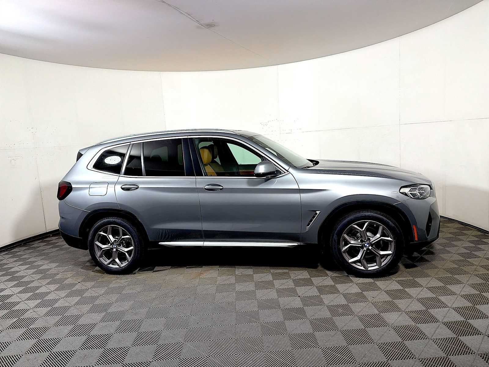 Used 2024 BMW X3 xDrive30i w/ Convenience Package AWD/4WD image 7