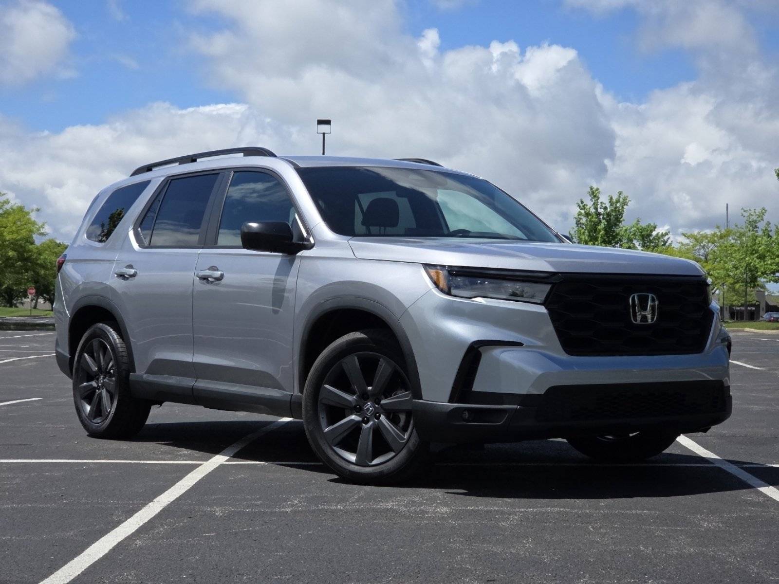 Certified 2025 Honda Pilot Sport image 2