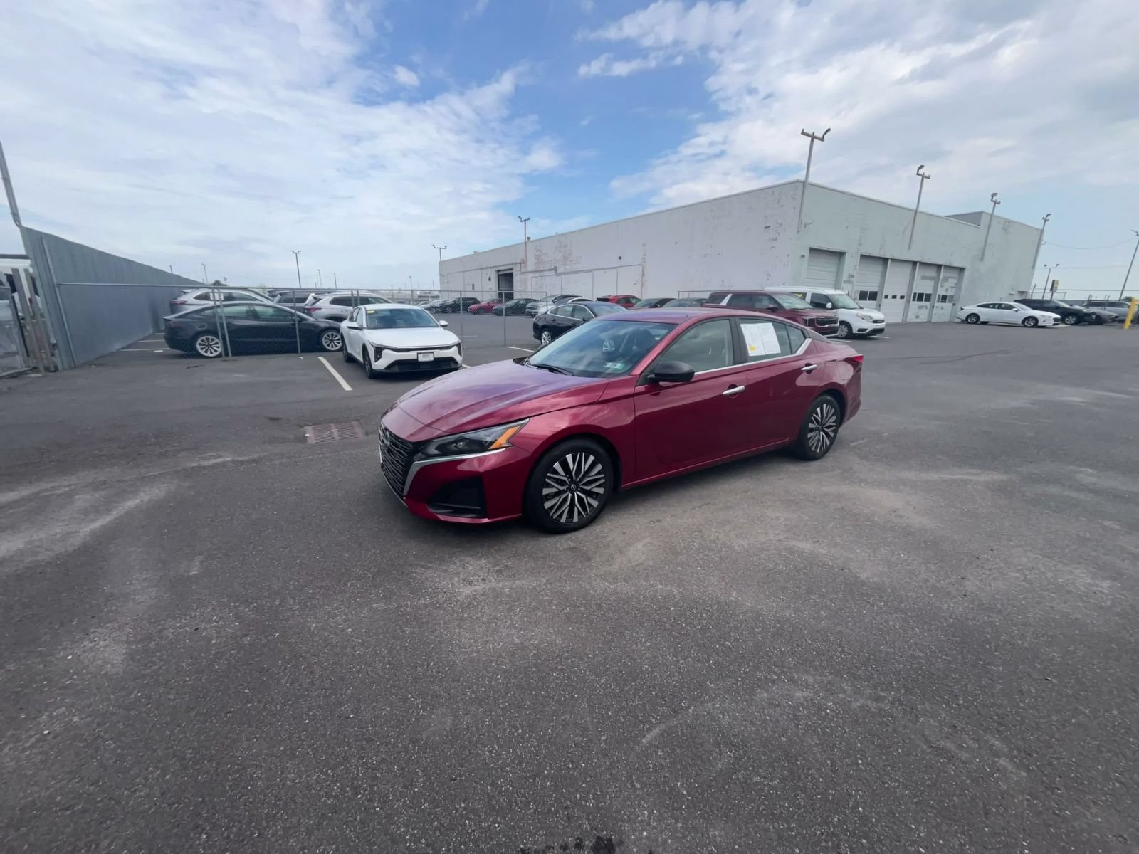 Used 2025 Nissan Altima 2.5 SV FWD image 7