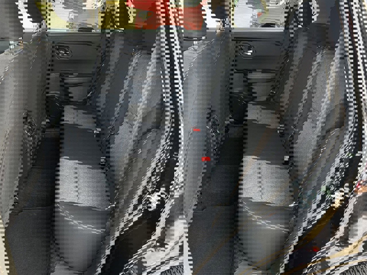 Certified 2024 Nissan Rogue SV image 24