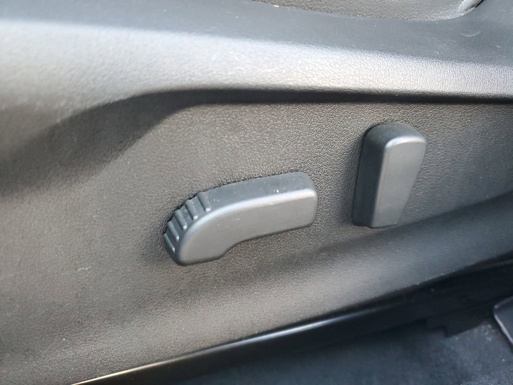 Used 2020 Subaru Crosstrek 2.0i Limited w/ Moonroof Package w/Navigation image 16