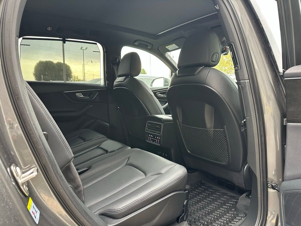 Used 2021 Audi Q7 2.0T Premium Plus w/ Executive Package image 27