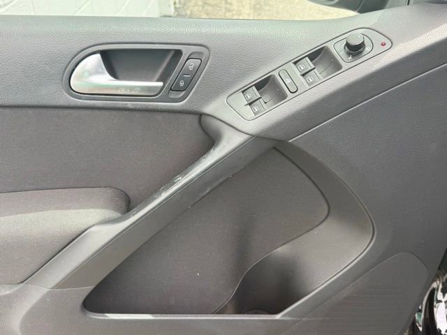 Used 2012 Volkswagen Tiguan S FWD image 17
