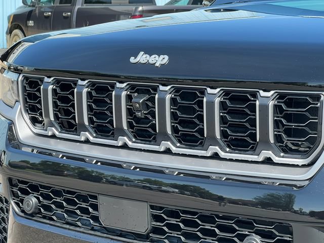 New 2026 Jeep Grand Cherokee L Limited w/ Luxury Tech Group II AWD/4WD image 42
