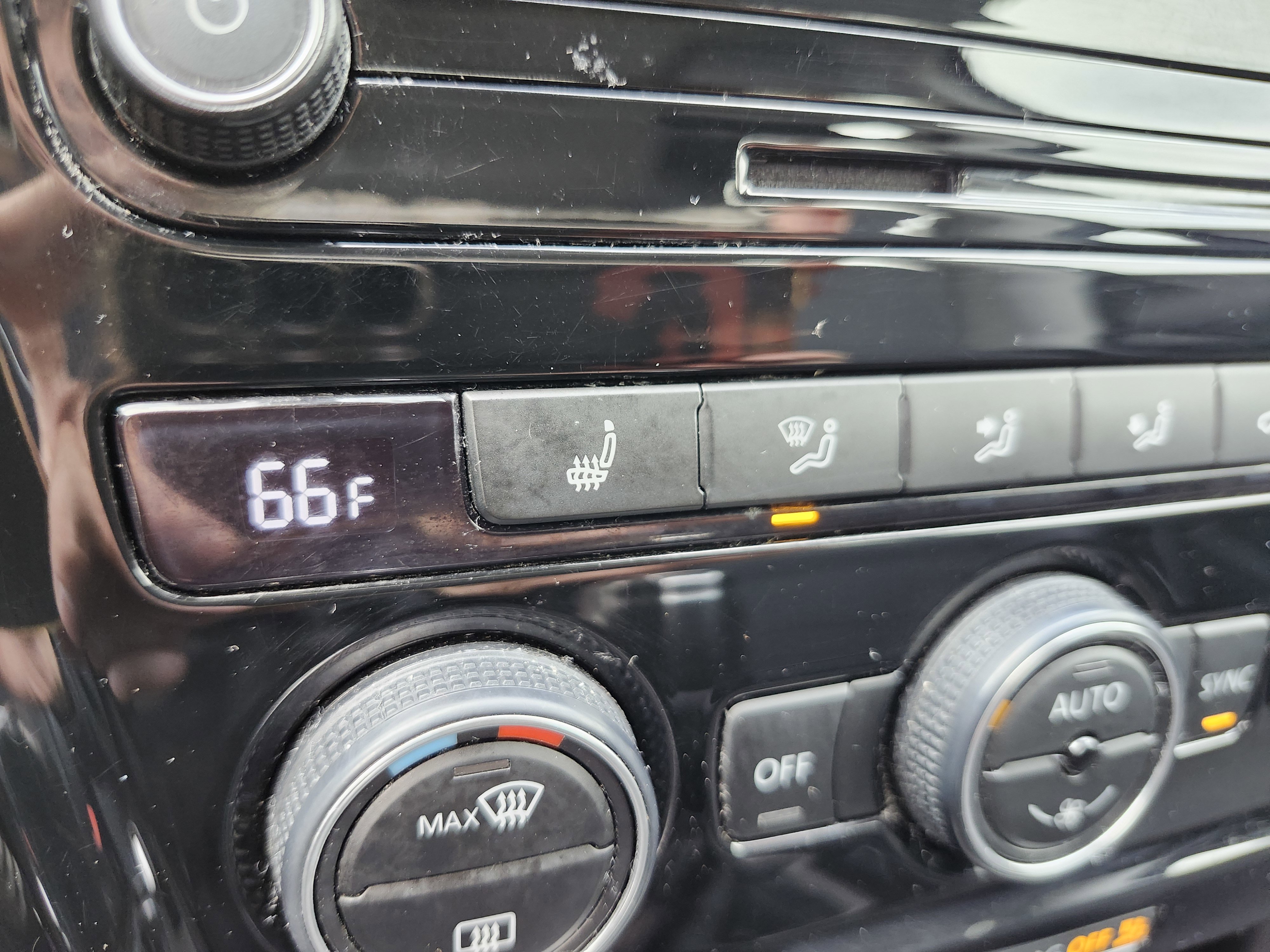 Used 2021 Volkswagen Passat 2.0T SE image 8