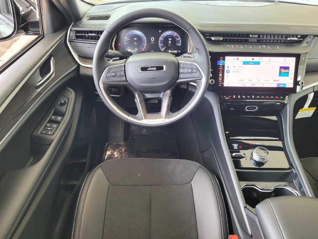 New 2026 Jeep Grand Cherokee Altitude AWD/4WD image 6
