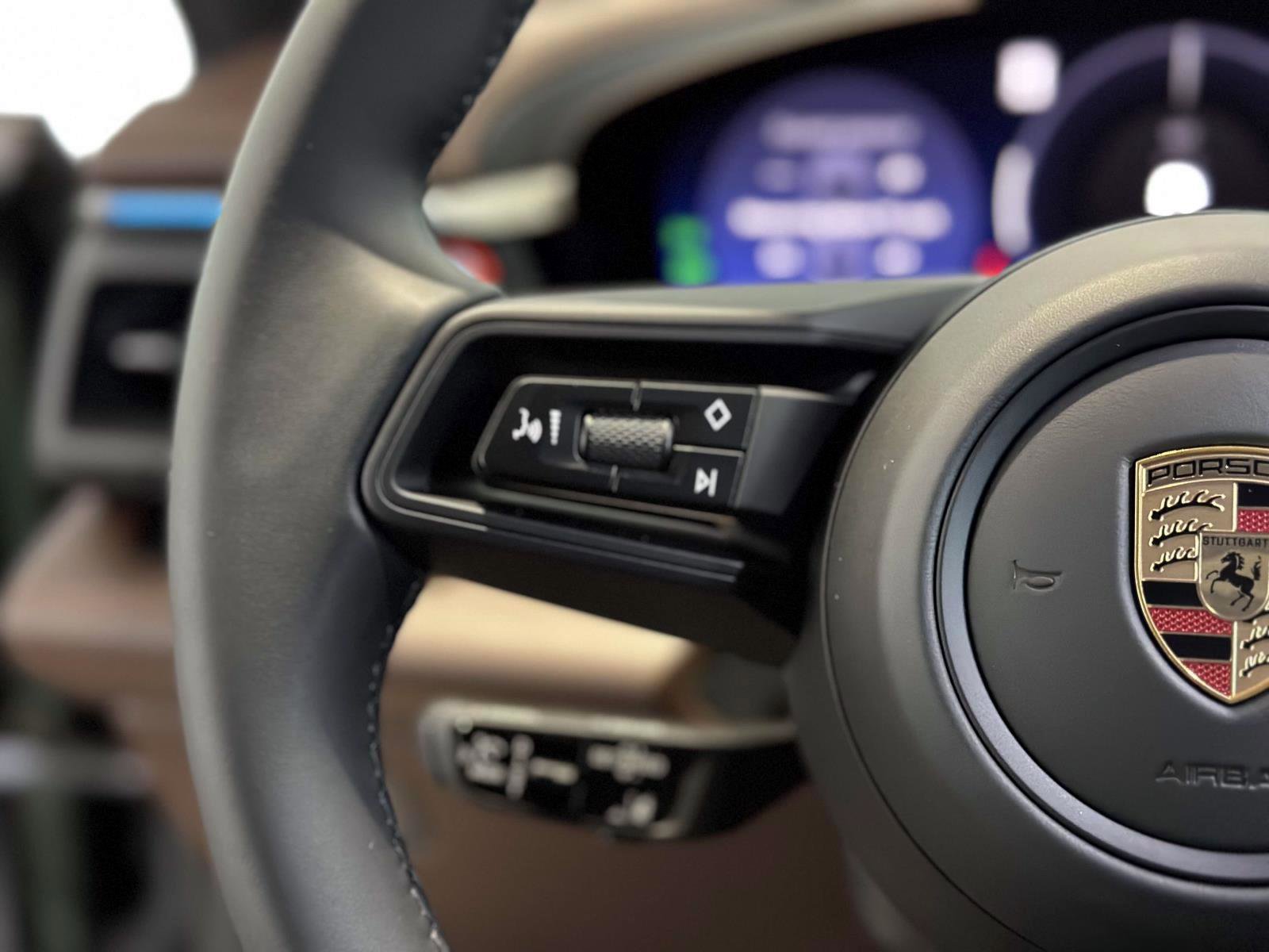 New 2024 Porsche Macan 4 Electric image 29