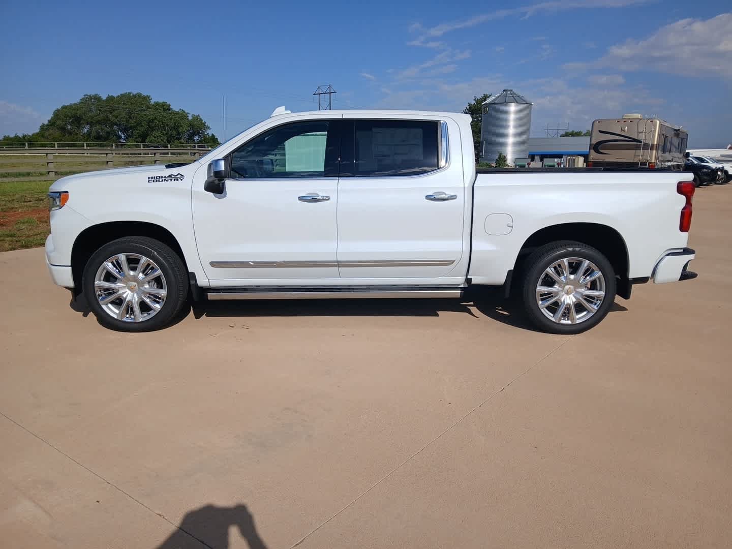 New 2026 Chevrolet Silverado 1500 High Country w/ High Country Premium Package AWD/4WD image 2