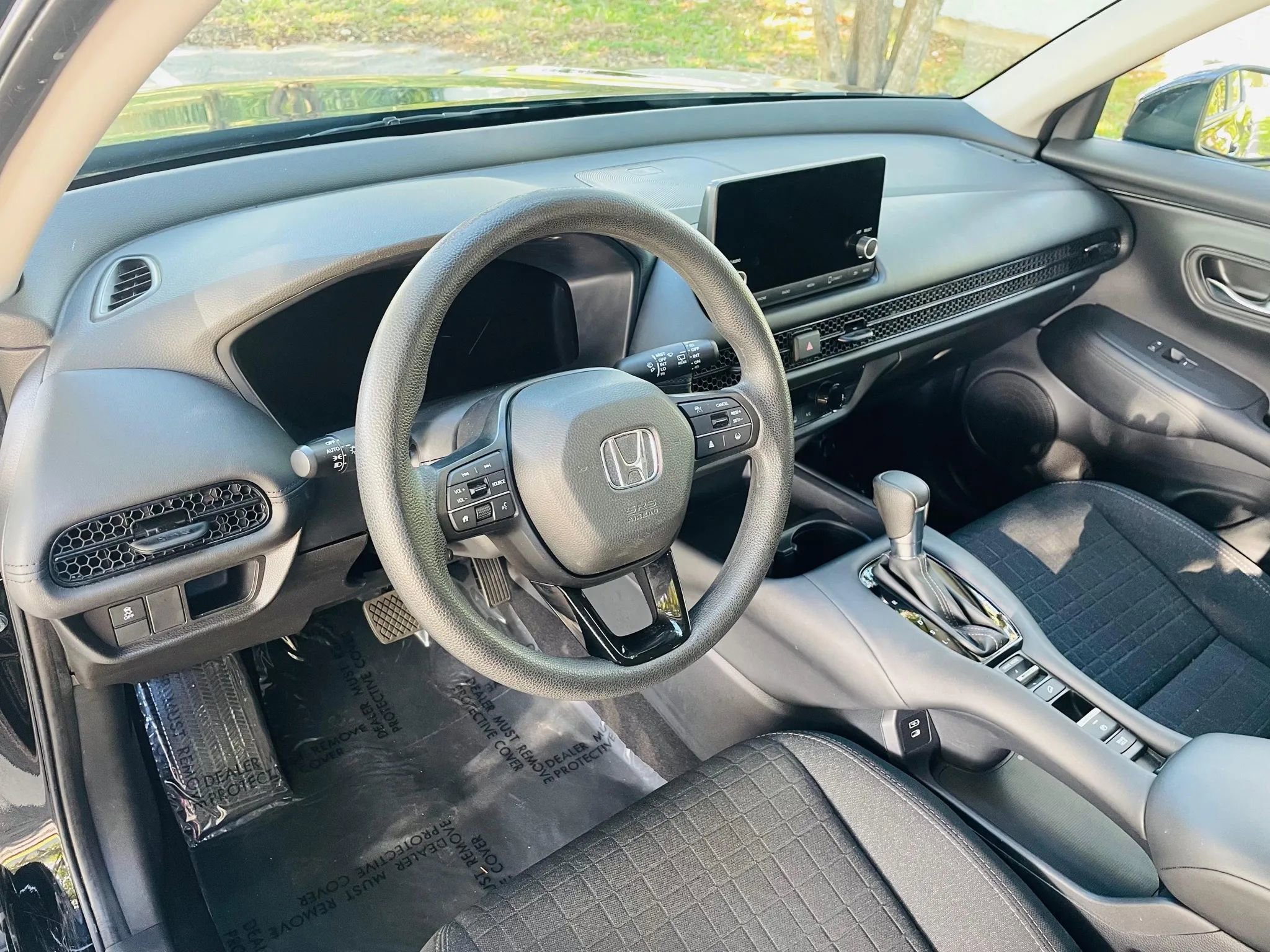 Used 2025 Honda HR-V LX image 11