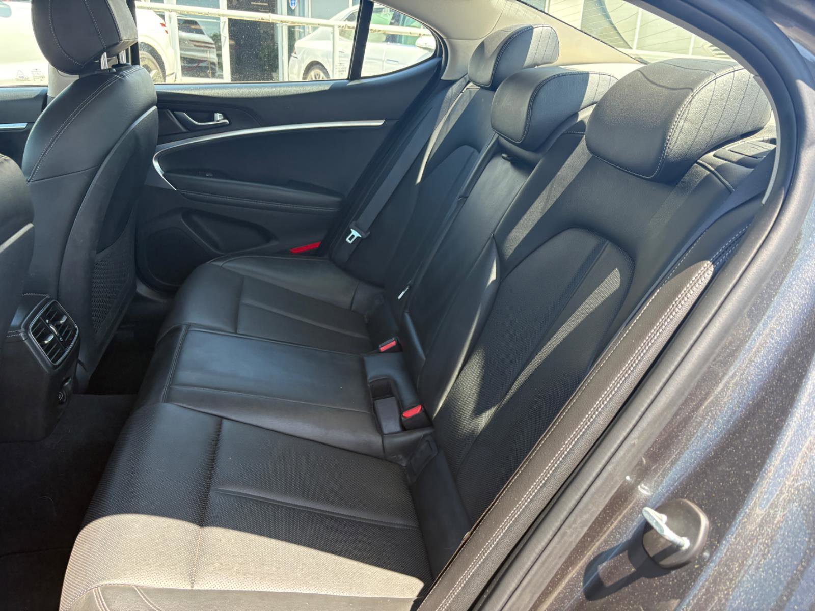 Used 2021 Genesis G70 2.0T image 18