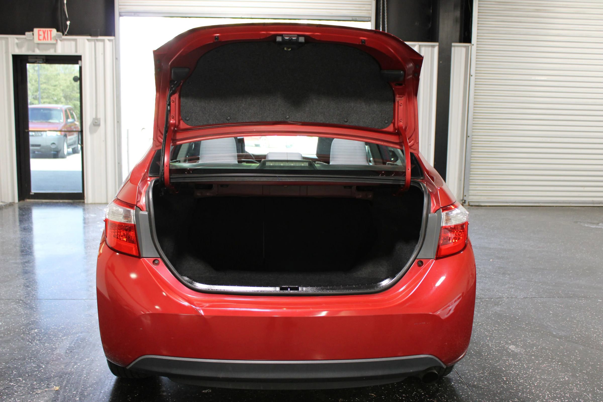 Used 2015 Toyota Corolla LE FWD image 28