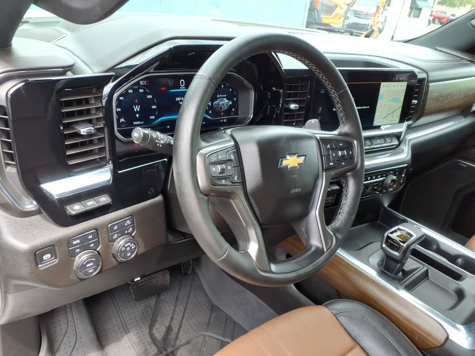 Used 2024 Chevrolet Silverado 1500 High Country w/ Technology Package AWD/4WD image 21