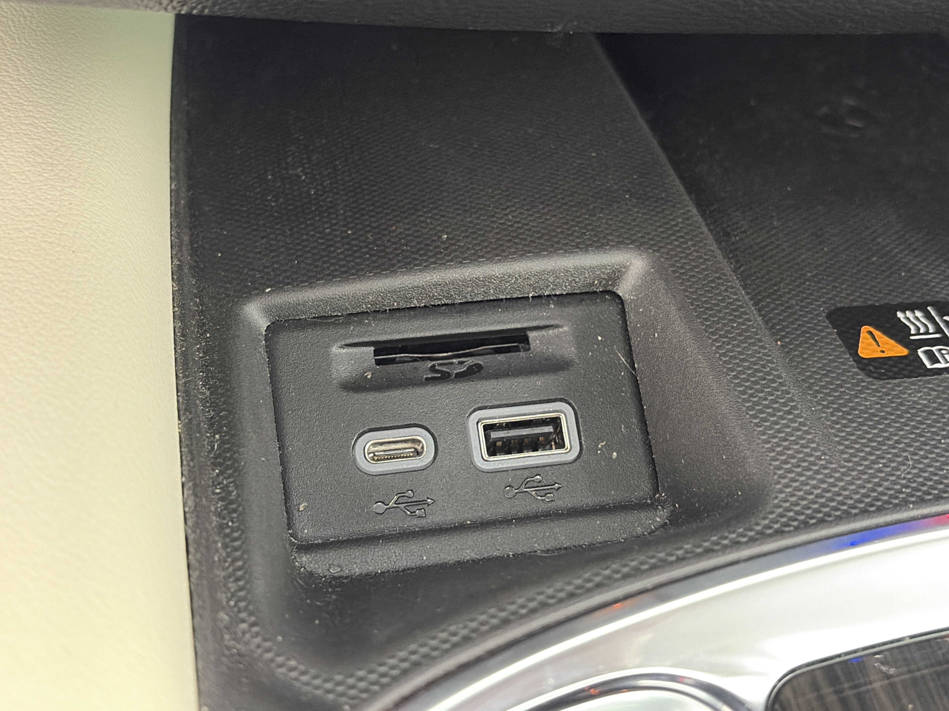 Used 2024 Buick Enclave Essence FWD image 26
