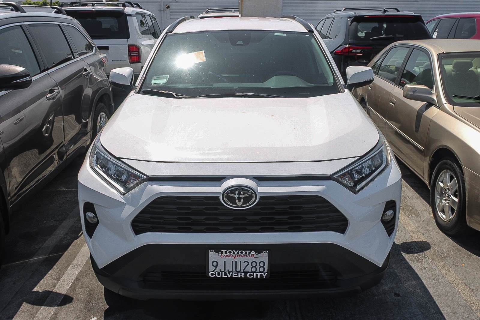 Used 2021 Toyota RAV4 XLE FWD image 3