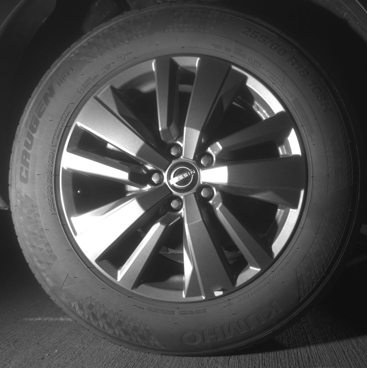 Used 2025 Nissan Pathfinder SV image 15