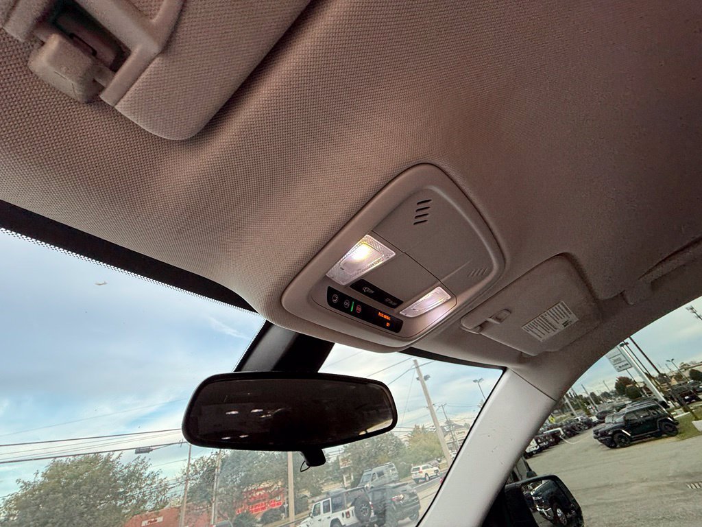 Used 2018 Chevrolet Traverse LS FWD image 22