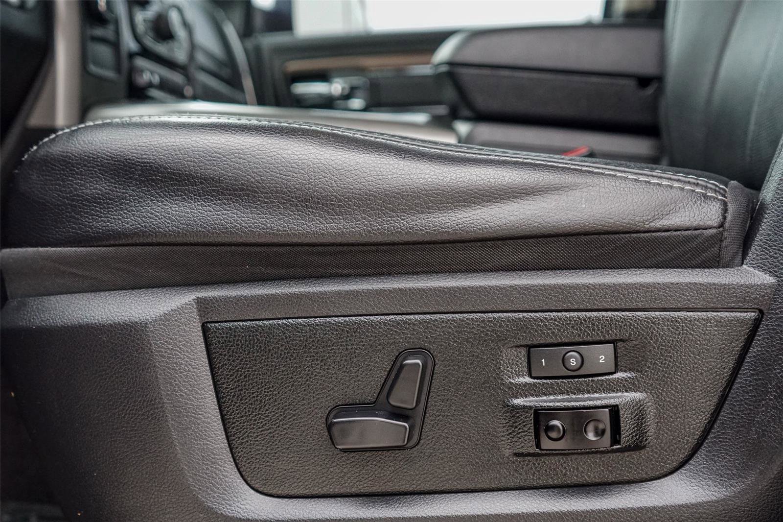 Used 2018 RAM 2500 Laramie w/ Sport Appearance Group AWD/4WD image 21