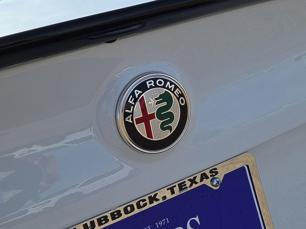 Used 2024 Alfa Romeo Giulia Veloce image 14