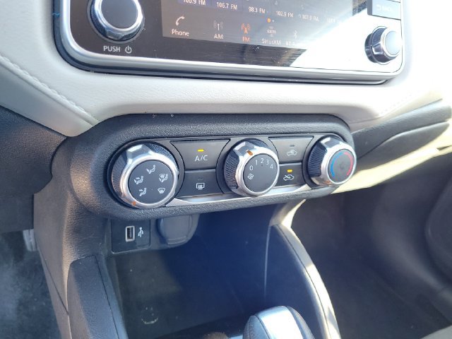 Used 2021 Nissan Versa SV FWD image 32