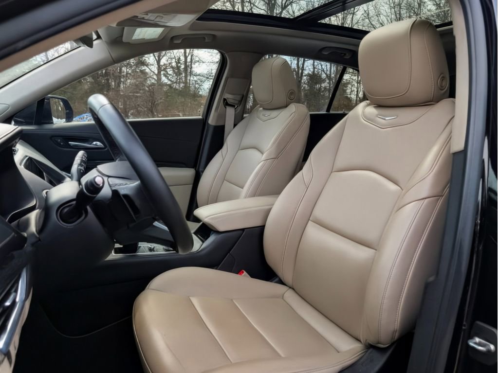 Used 2020 Cadillac XT4 Premium Luxury w/ Driver Awareness Package FWD image 15