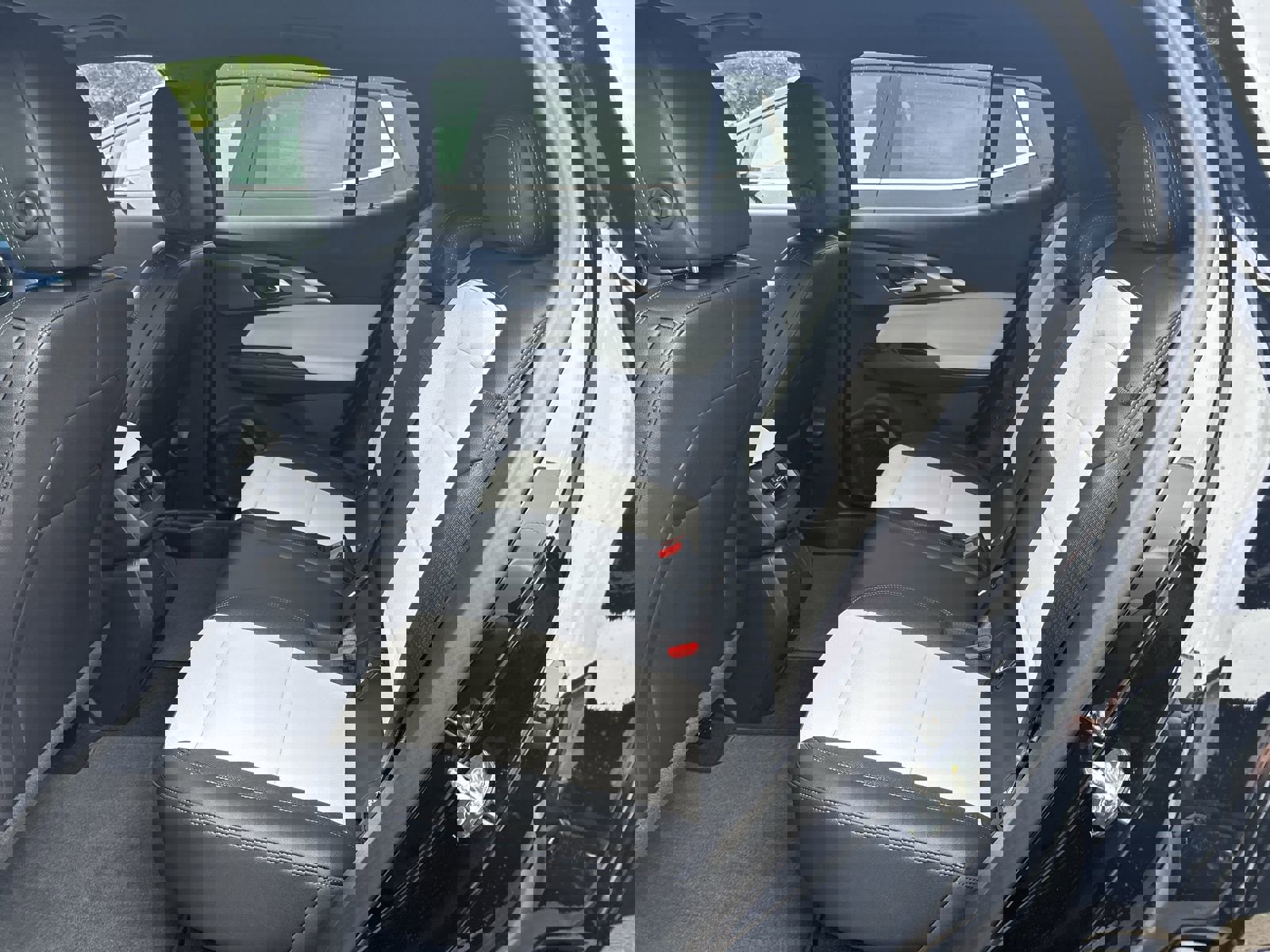 New 2026 Chevrolet Equinox EV LT image 24