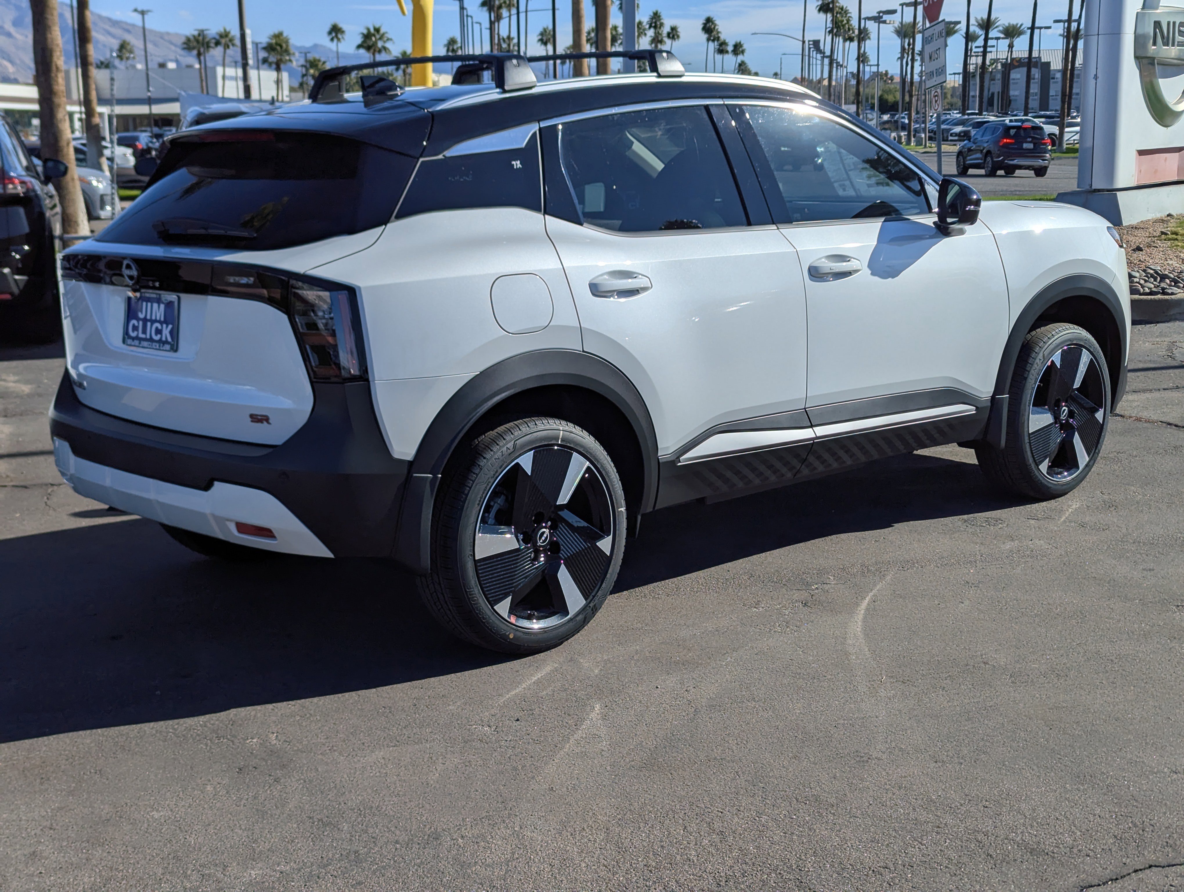 New 2026 Nissan Kicks SR image 2