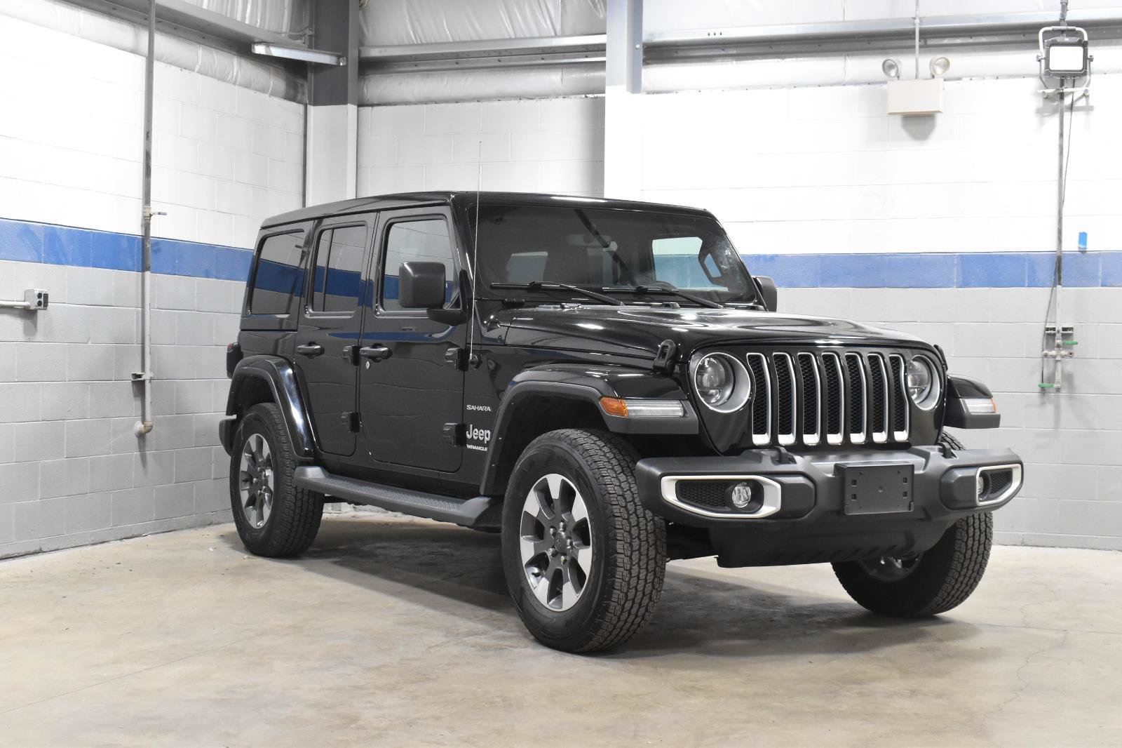 Used 2023 Jeep Wrangler Unlimited Sahara w/ LED Lighting Group AWD/4WD image 27