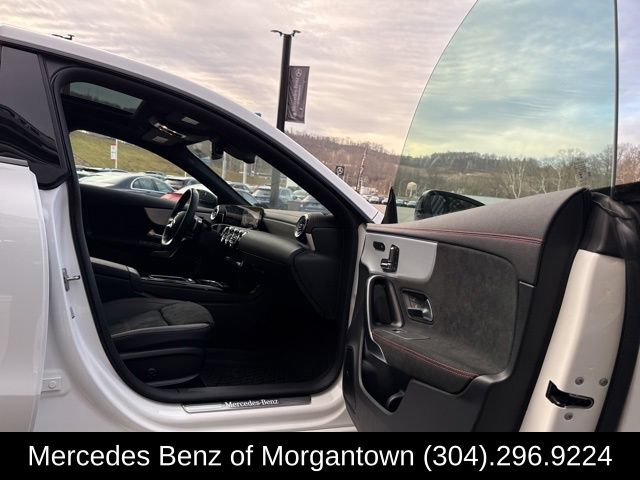 Used 2025 Mercedes-Benz CLA 250 4MATIC image 25