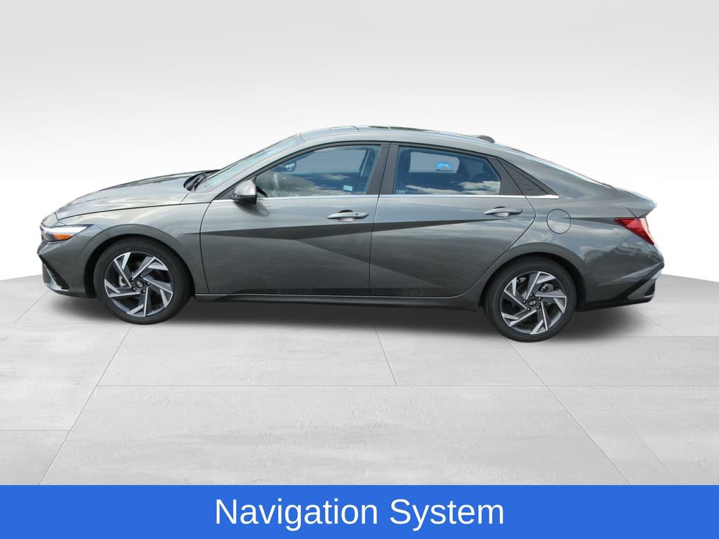 Used 2025 Hyundai Elantra SEL FWD video 2