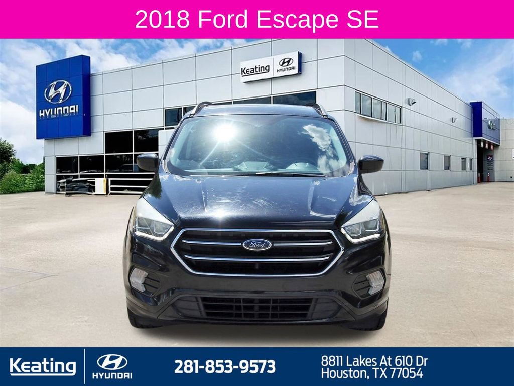 Used 2018 Ford Escape SE w/ SE Sport Appearance Package FWD image 2