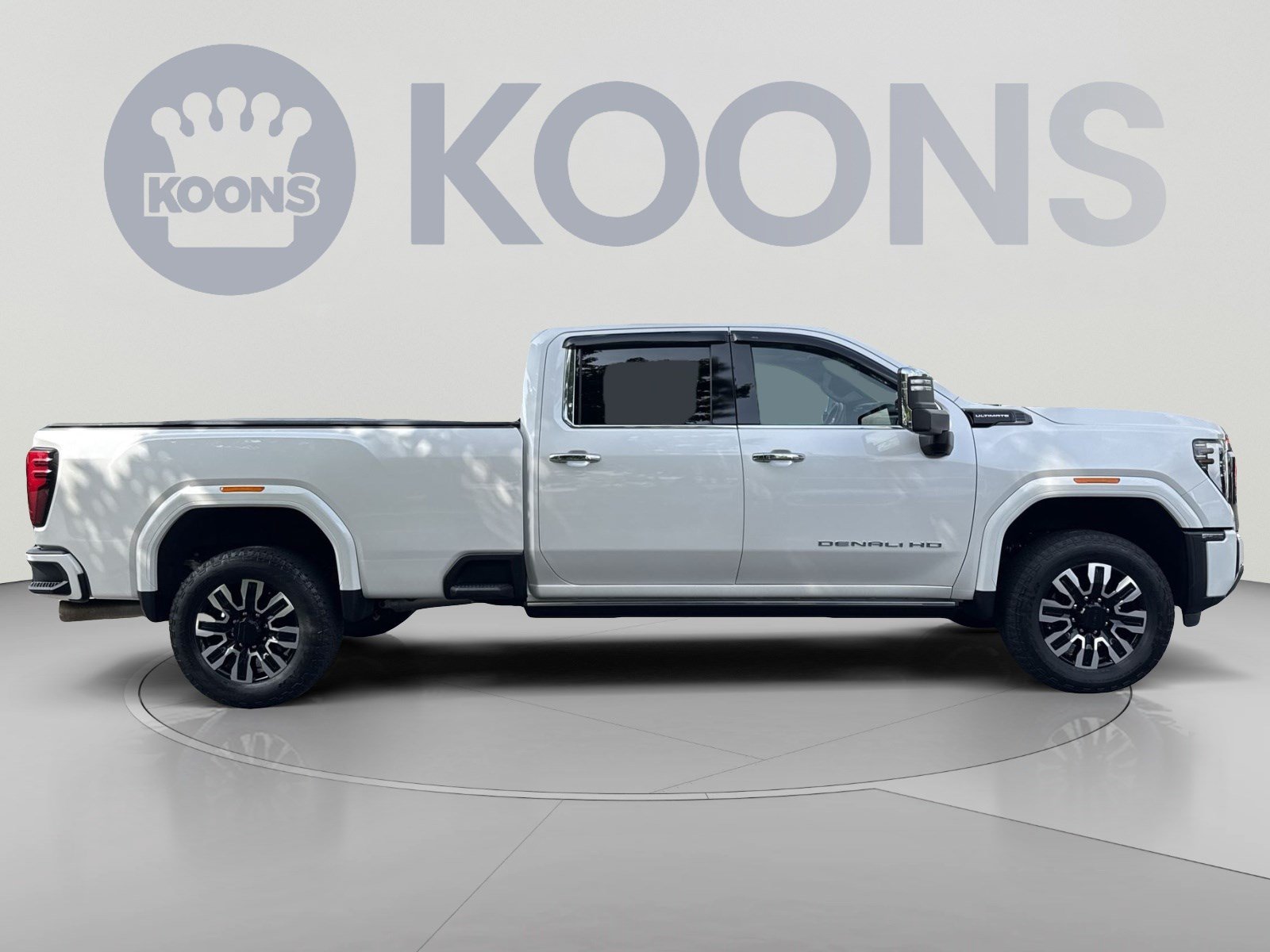 Used 2024 GMC Sierra 3500 Denali Ultimate AWD/4WD image 7