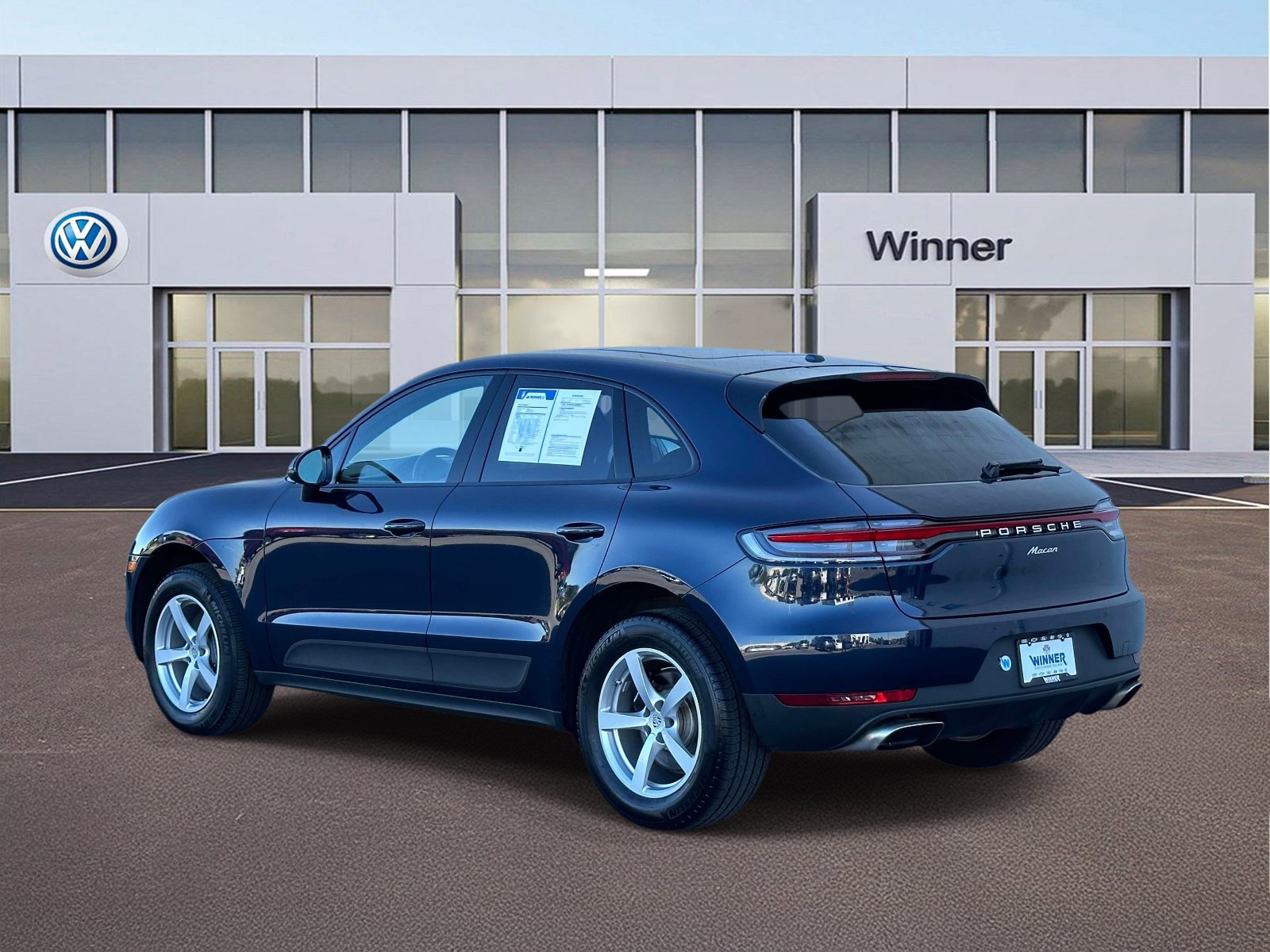 Used 2021 Porsche Macan AWD/4WD image 3