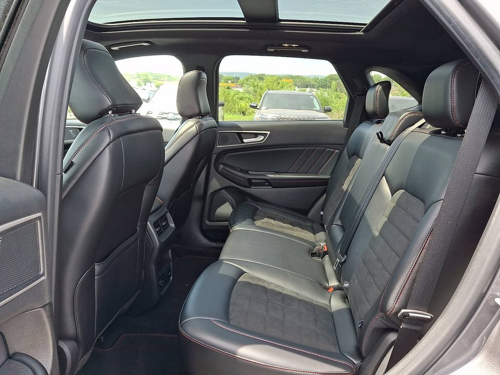 Certified 2022 Ford Edge ST-Line AWD/4WD image 10