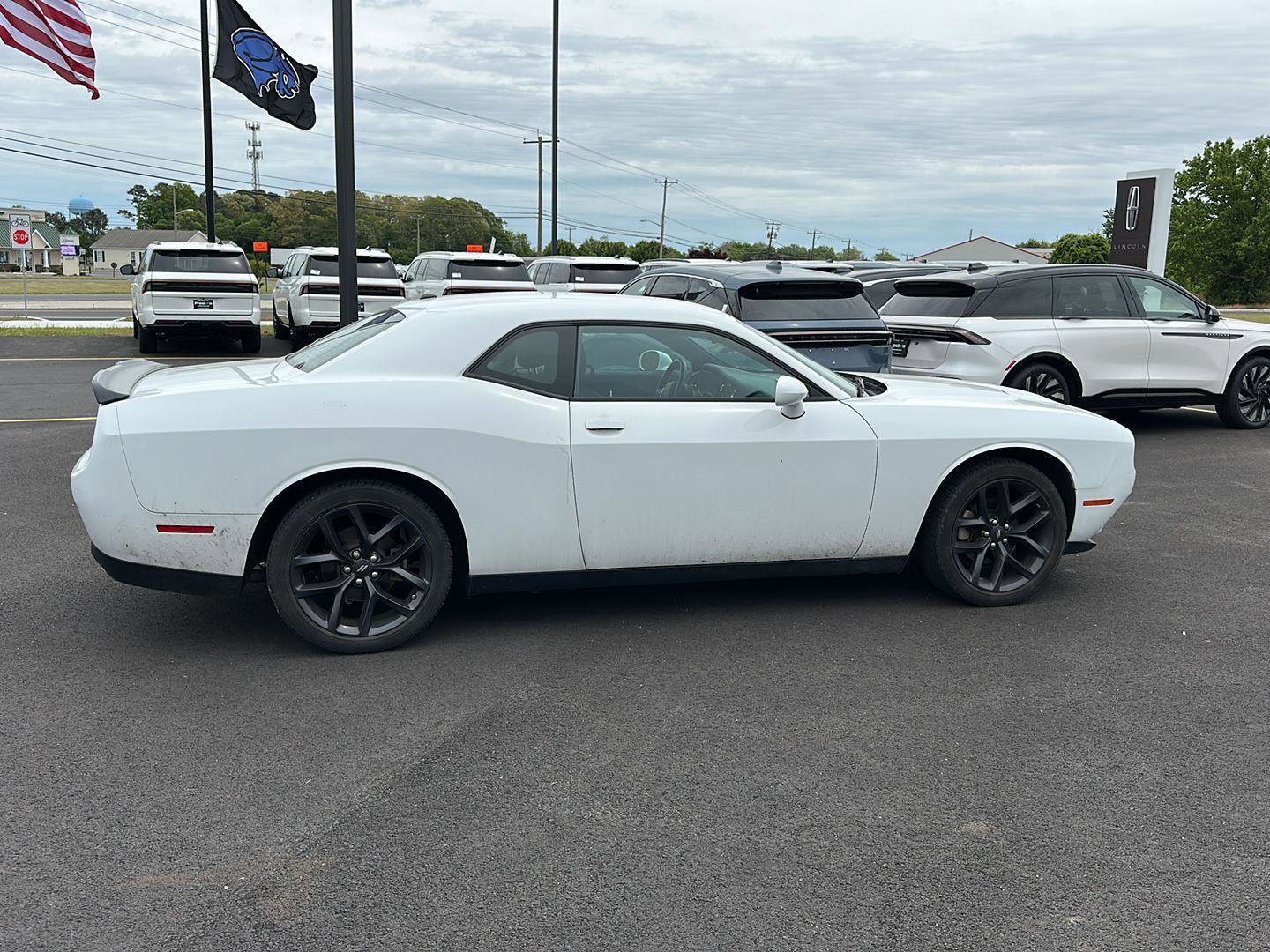 Used 2023 Dodge Challenger SXT w/ Blacktop Package RWD image 5