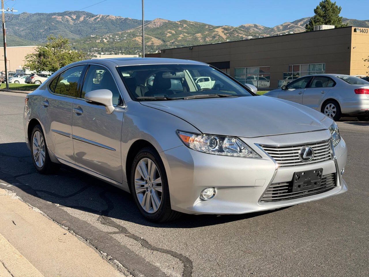 Used 2014 Lexus ES 350 w/ Premium Package FWD image 6