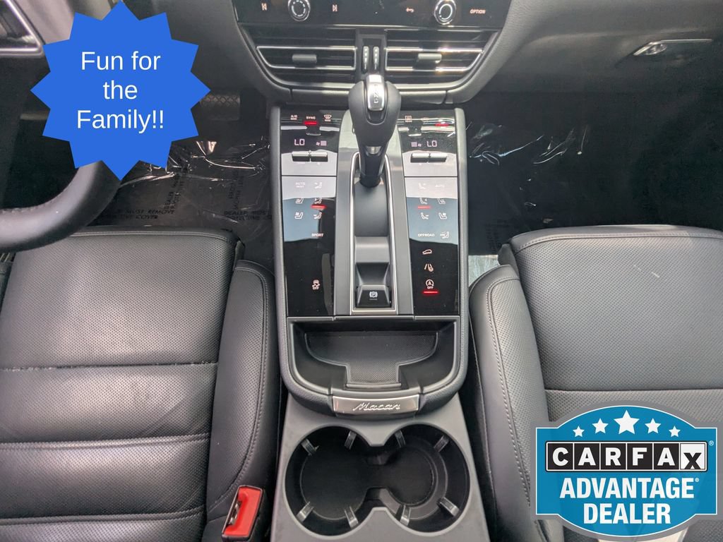Used 2025 Porsche Macan AWD/4WD image 6