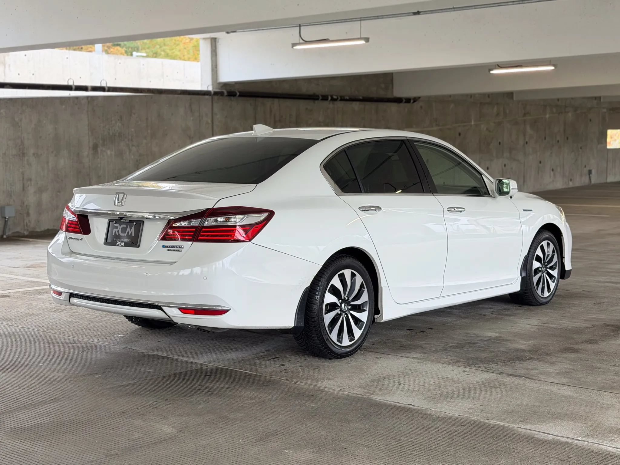 Used 2017 Honda Accord Touring image 5
