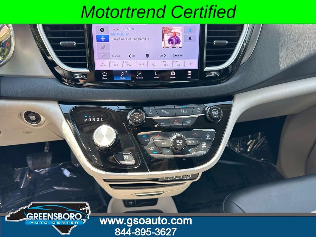 Used 2024 Chrysler Pacifica Touring-L FWD image 25