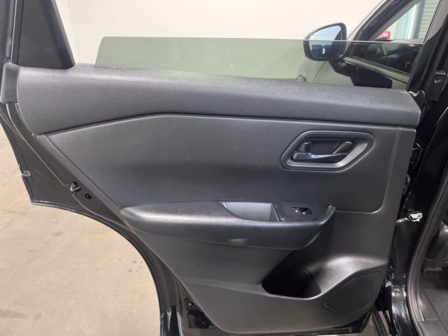 Used 2024 Nissan Rogue S image 20