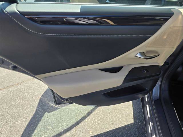 Used 2021 Lexus ES 300h w/ Premium Package FWD image 19