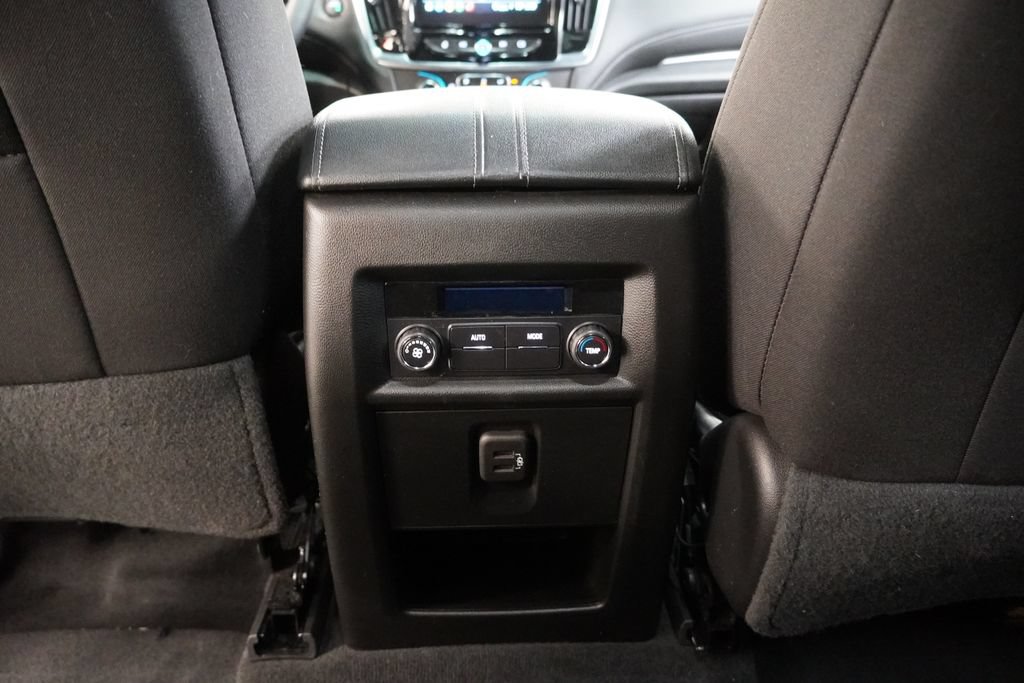 Used 2024 Chevrolet Traverse LT AWD/4WD image 31