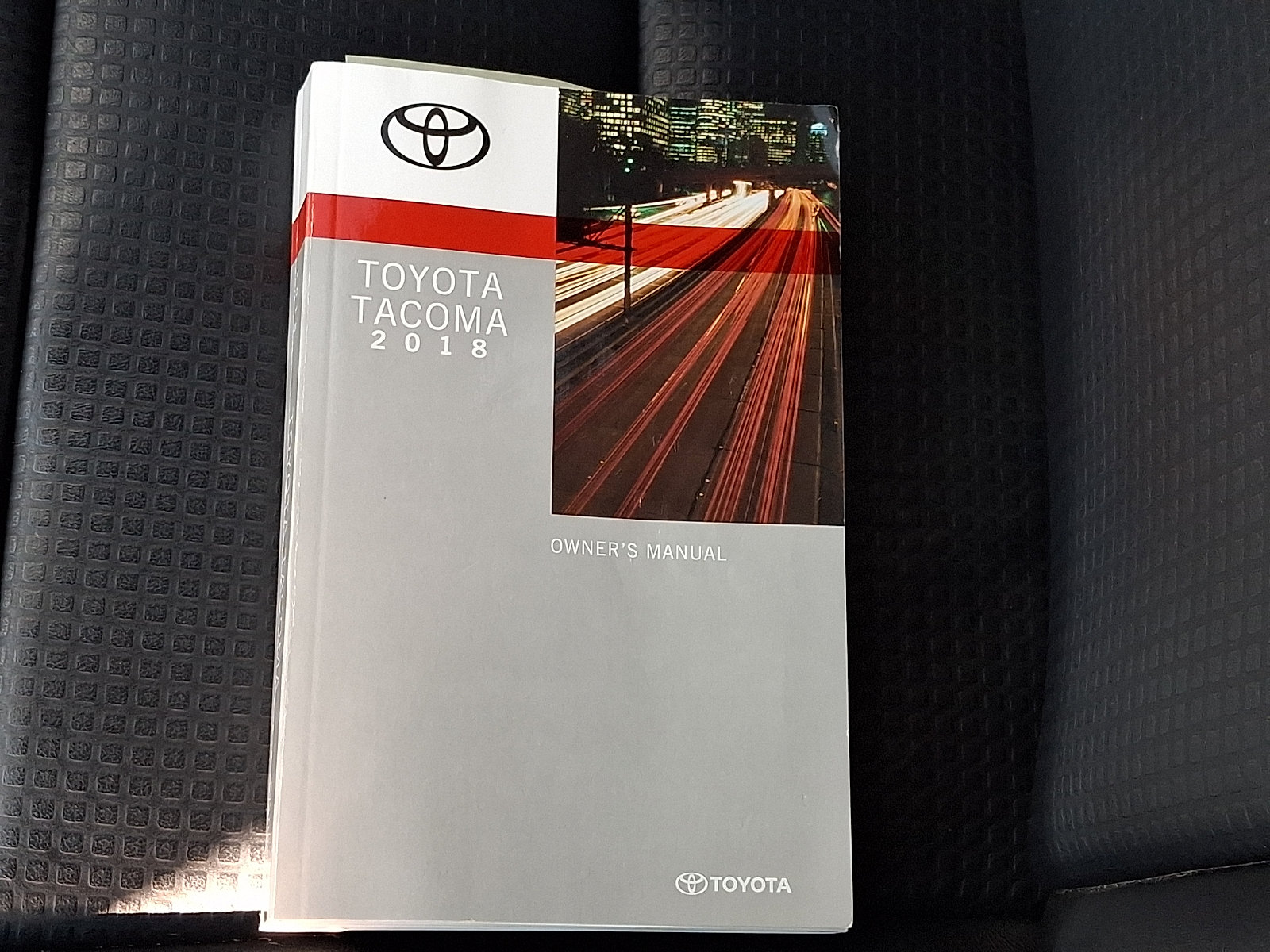 Used 2018 Toyota Tacoma Limited AWD/4WD image 32