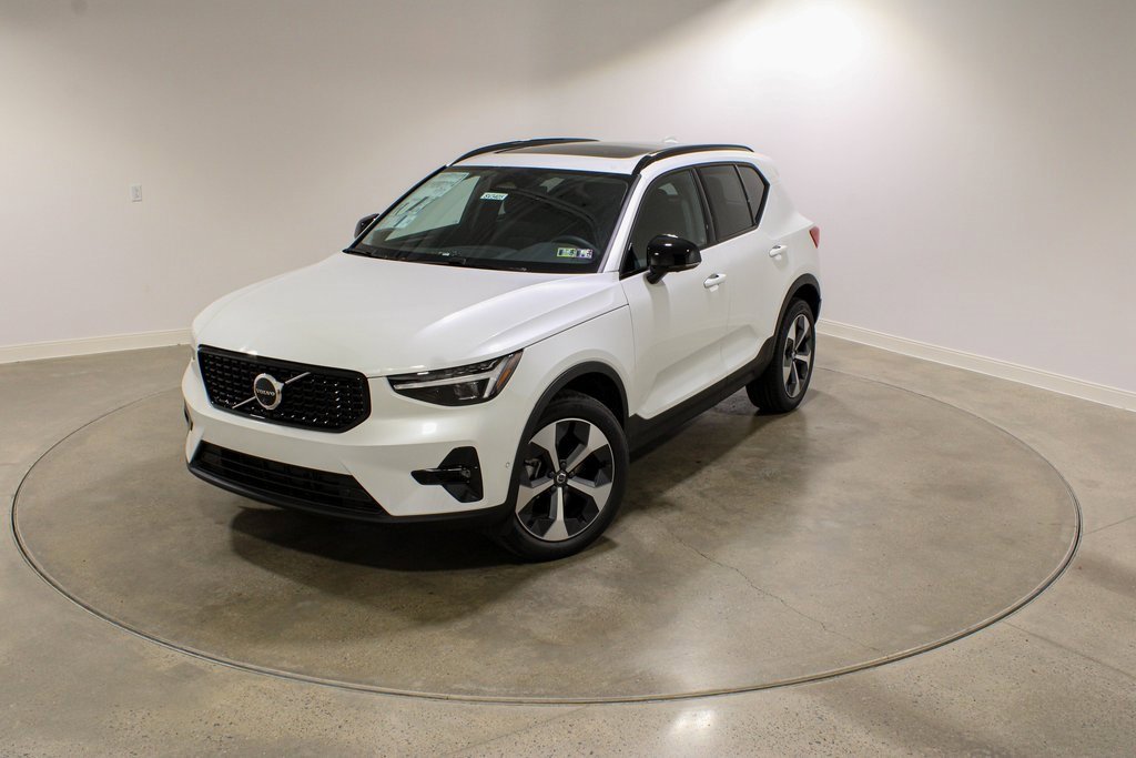 New 2026 Volvo XC40 B5 Plus w/ Protection Package Premier