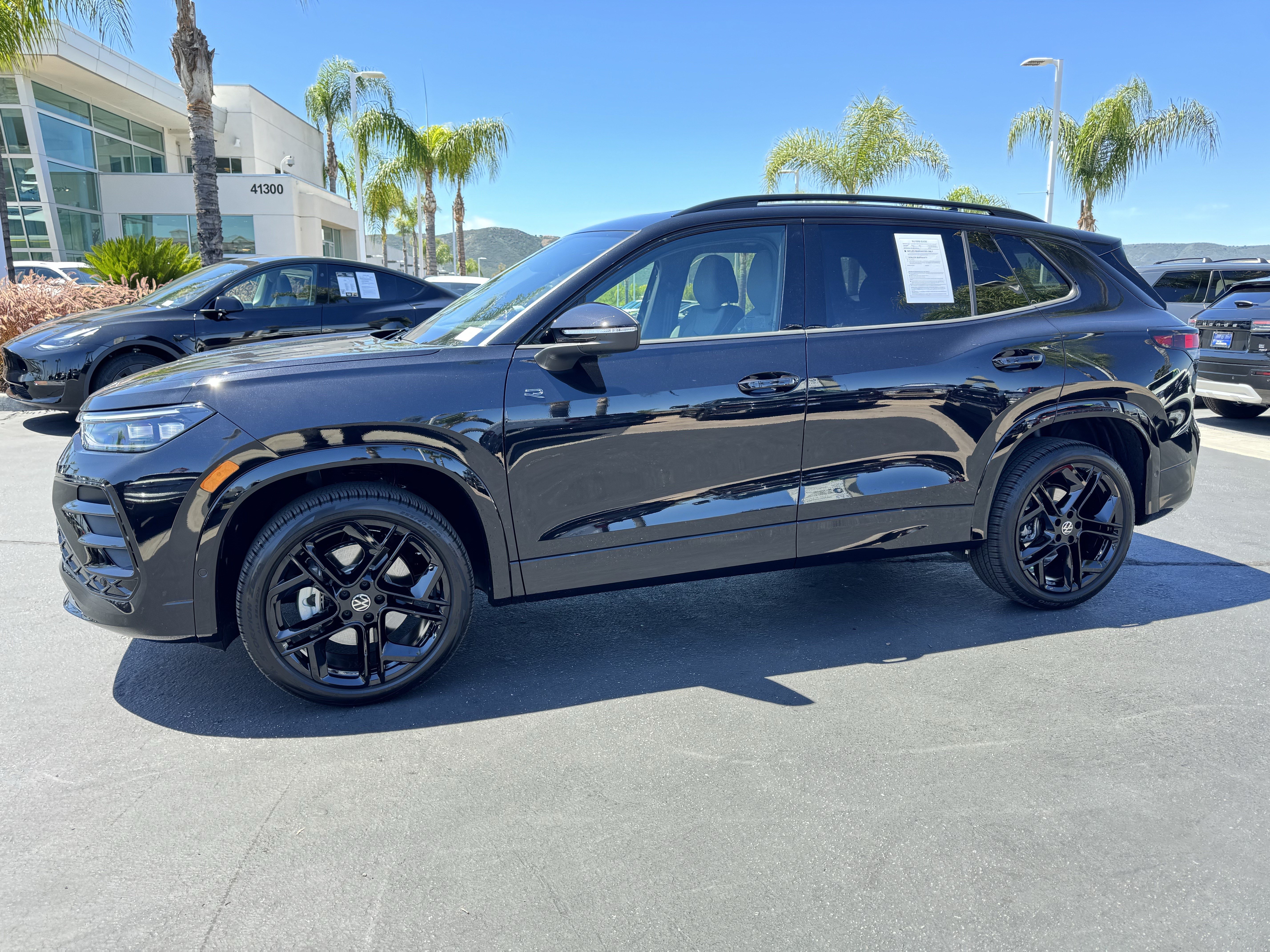 Used 2026 Volkswagen Tiguan SE R-Line AWD/4WD image 7