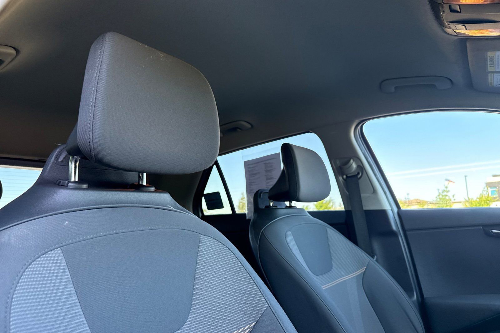 Used 2023 Kia Niro LX image 14