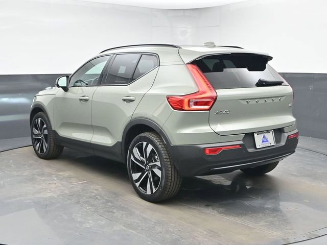 Used 2023 Volvo XC40 B5 Plus w/ Driver Assist Package image 6
