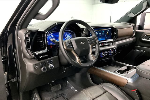 Used 2024 Chevrolet Silverado 2500 High Country w/ High Country Premium Package AWD/4WD image 16